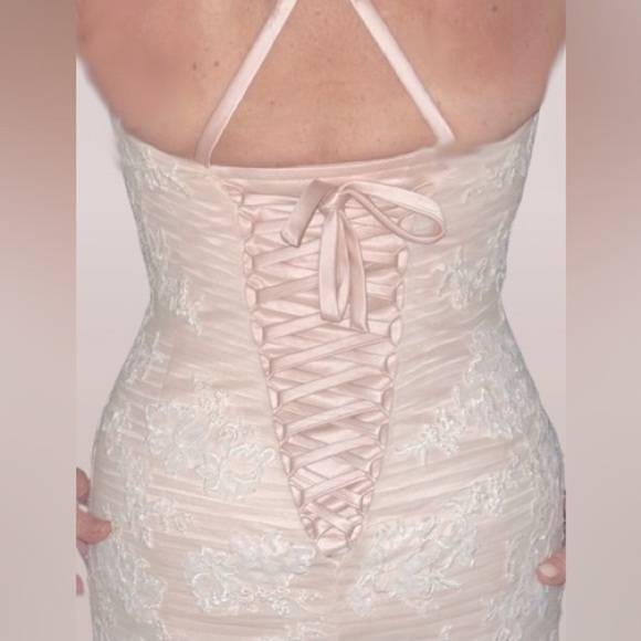 Maggie Sottero “wedding dress”, sz 10(fits like an 8) - Picture 5 of 7